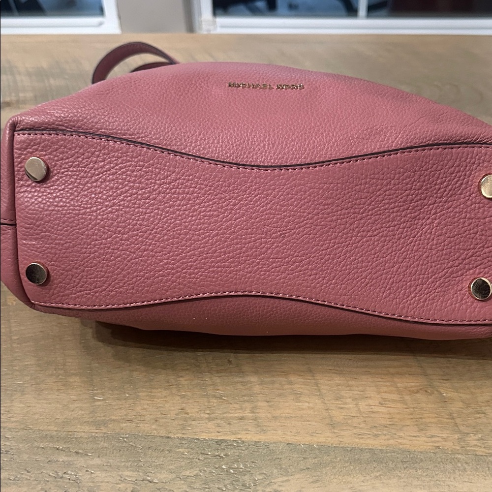 Michael Kors pink Leather Hobo Bag - Picture 2 of 6